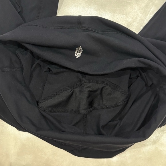 Free People Movement Hearts Aflutter Leggings Ruffle Seam Black Large High Rise - Picture 12 of 14
